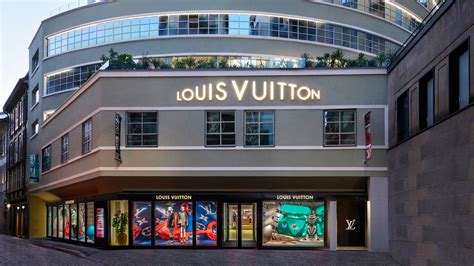 prodotto piu economico louis vuitton|louis vuitton bagutta.